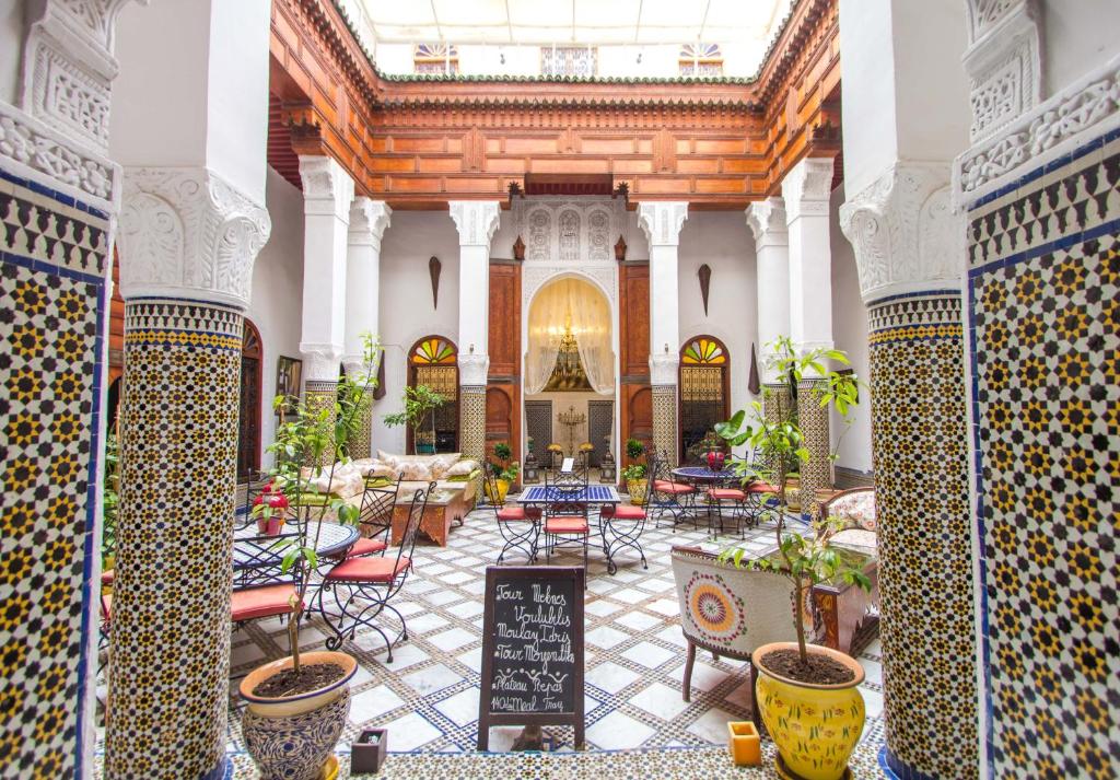 Riad Dar Skalli & SPA image 6