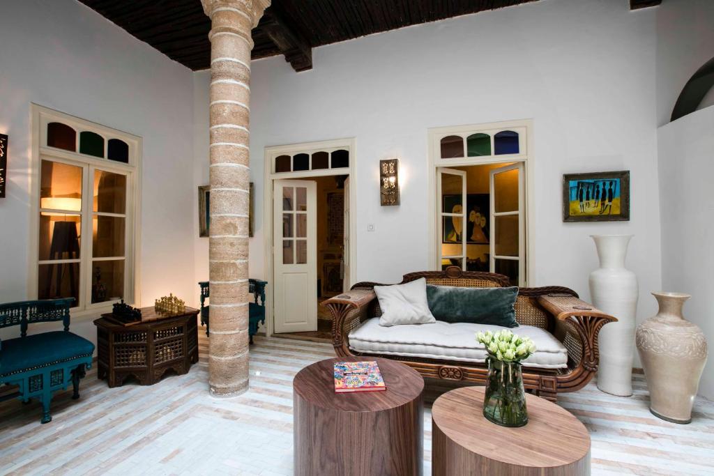 Riad Emotion image 6