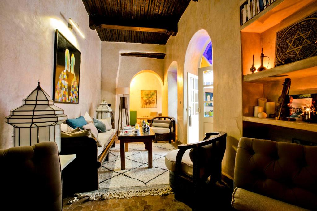 Riad Emotion image 7