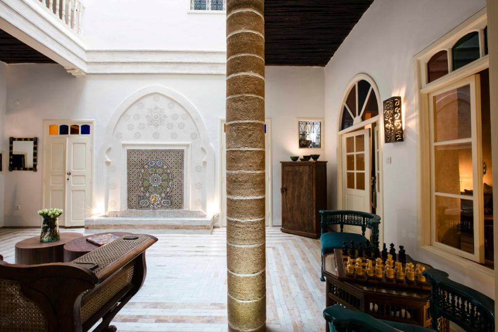 Riad Emotion image 9