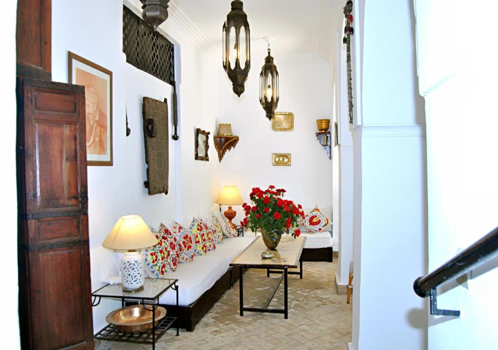 Riad Lyla image 3