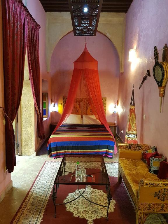 Riad Marlinea image 0