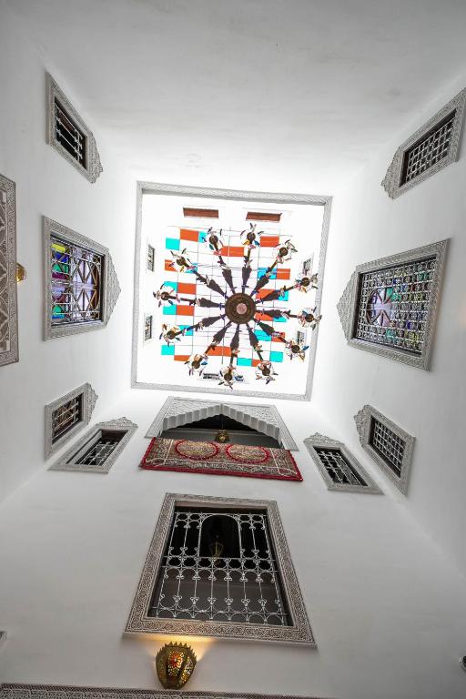 Riad Mounana image 2