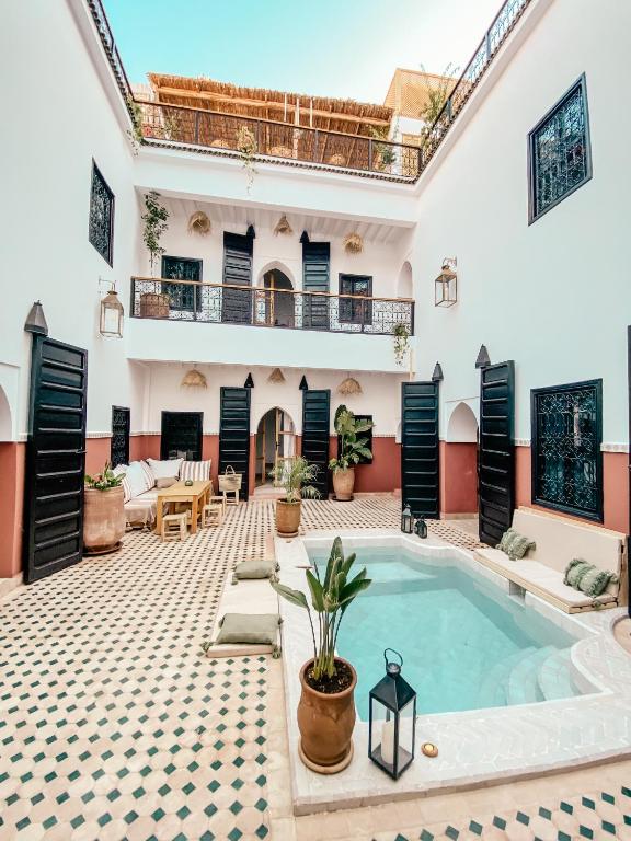 Riad Nanou - Private Riad with Pool & Rooftop