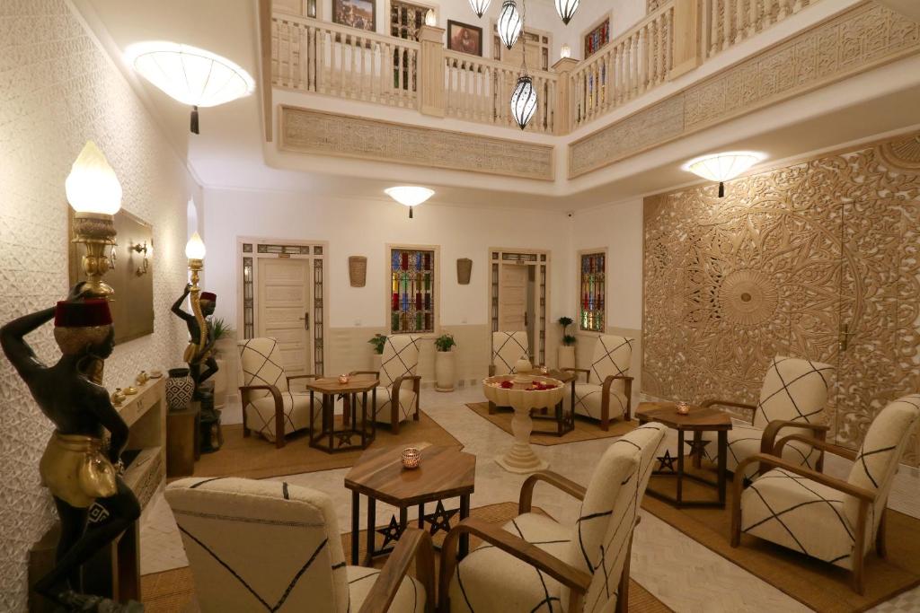 Riad Wazani Square & SPA