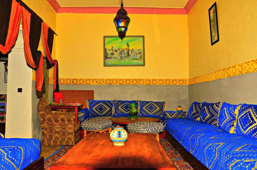 Riad Wink image 1