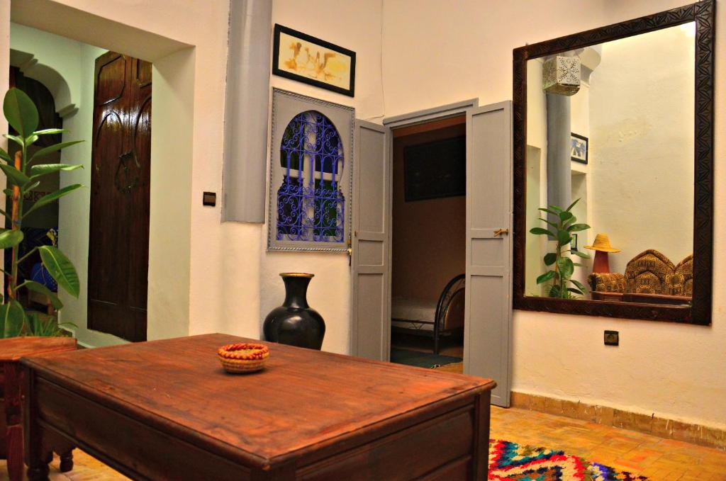 Riad Wink image 4