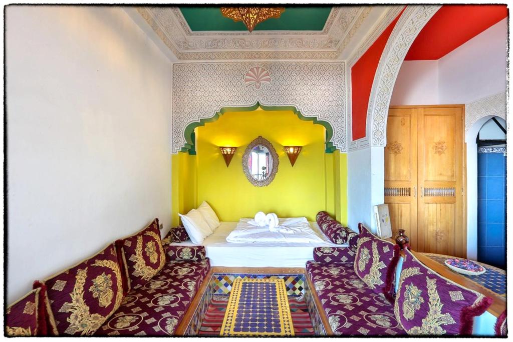 Studio in Essaouira with wonderful sea view balcony and WiFi 800 m from the beach image 0