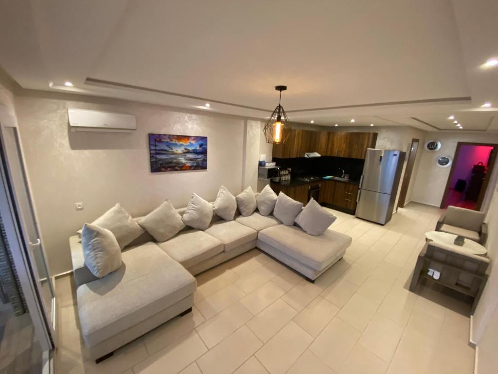 Superbe appartement en face de la mer (mehdia beach) image 1