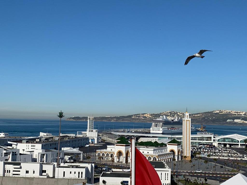 Tanger *Maison avec terrasse et vu sur la mer * image 0