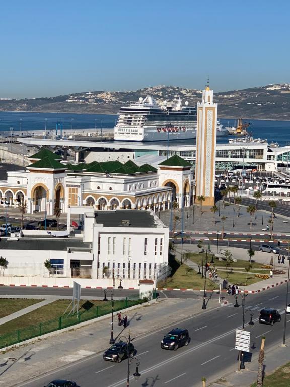 Tanger *Maison avec terrasse et vu sur la mer * image 1