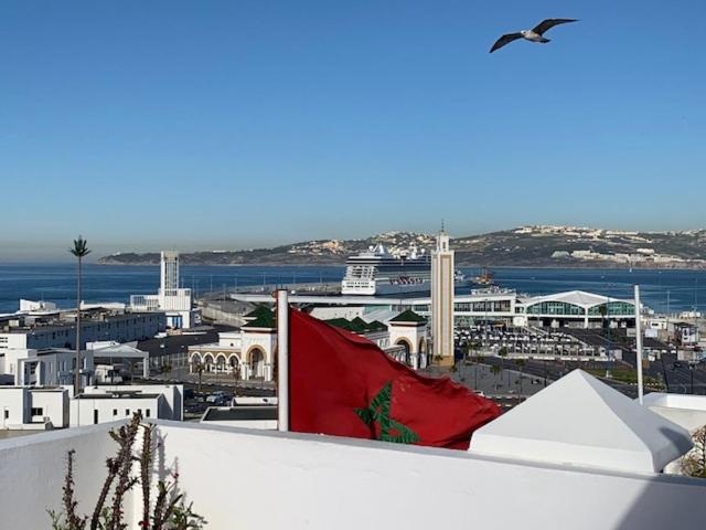 Tanger *Maison avec terrasse et vue sur la mer * image 1