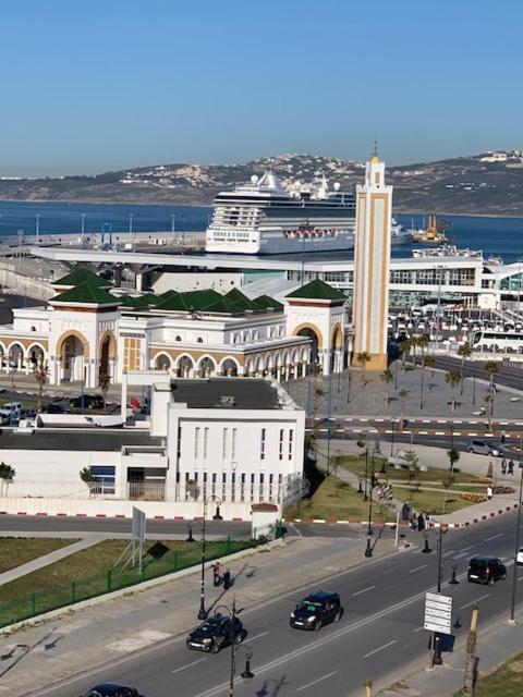 Tanger *Maison avec terrasse et vue sur la mer * image 4