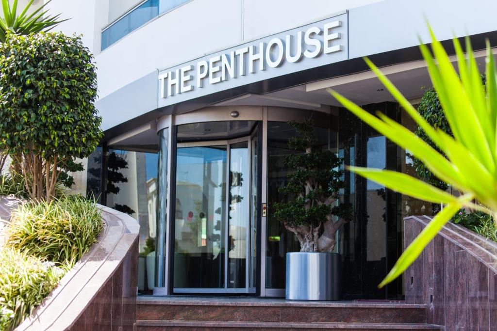 The Penthouse Suites Hotel image 8