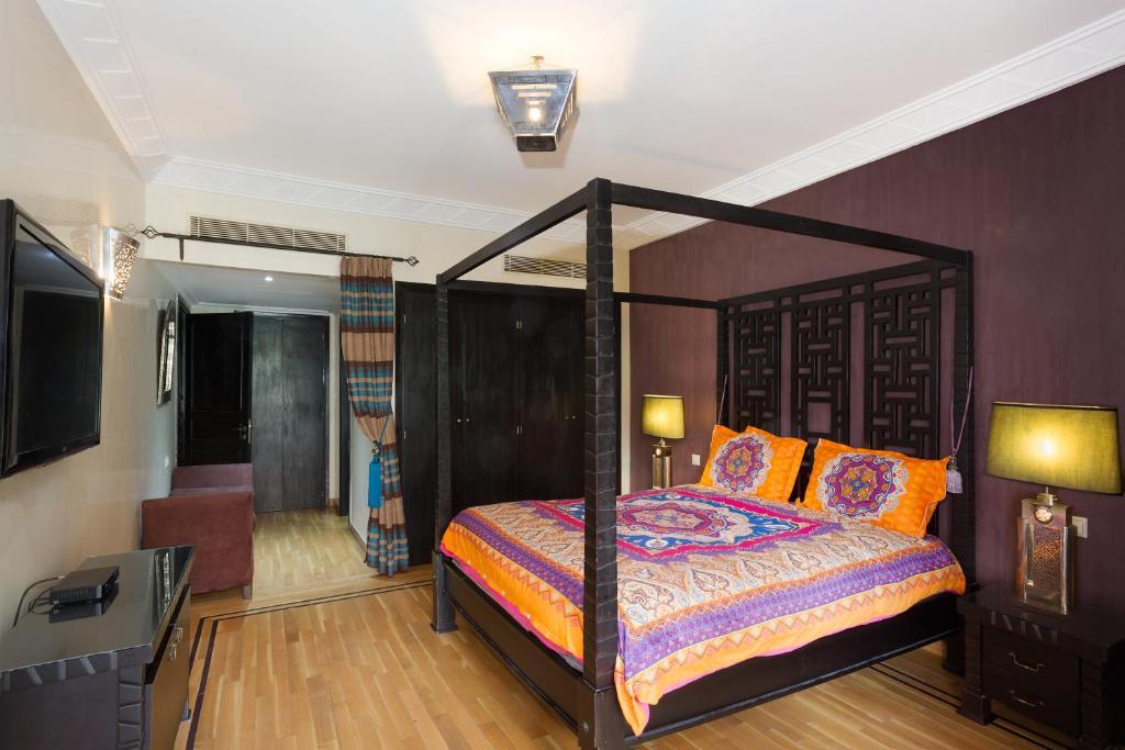 The Sapphire Apartment with Private Swimming Pool & Hot Tub - Hivernage Quarter - By Goldex Marrakech image 8