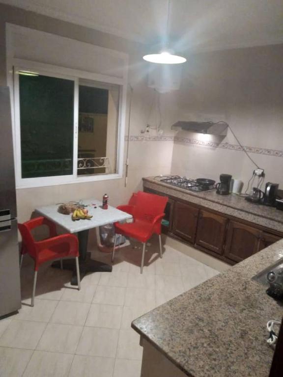 Très bel appartement dans un immeuble calme, familial et propre image 5