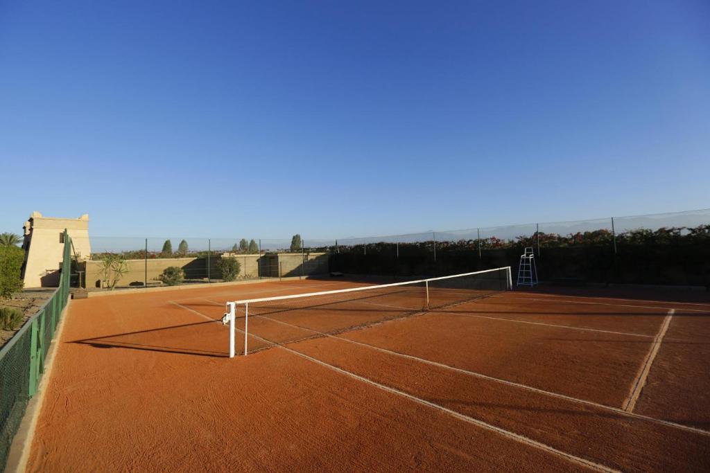 Villa DOMOLIV en exclusivité avec piscine et terrain de tennis privé image 8