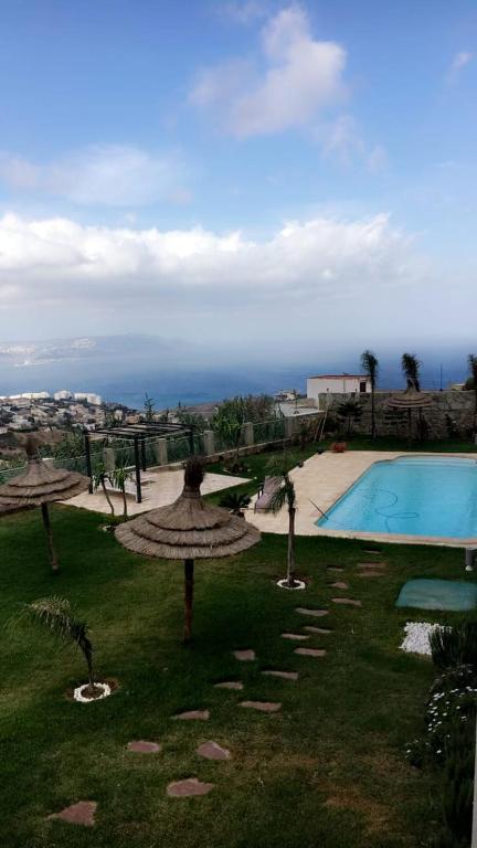 Villa luxueuse à Tanger vue sur mer et montagnes image 9