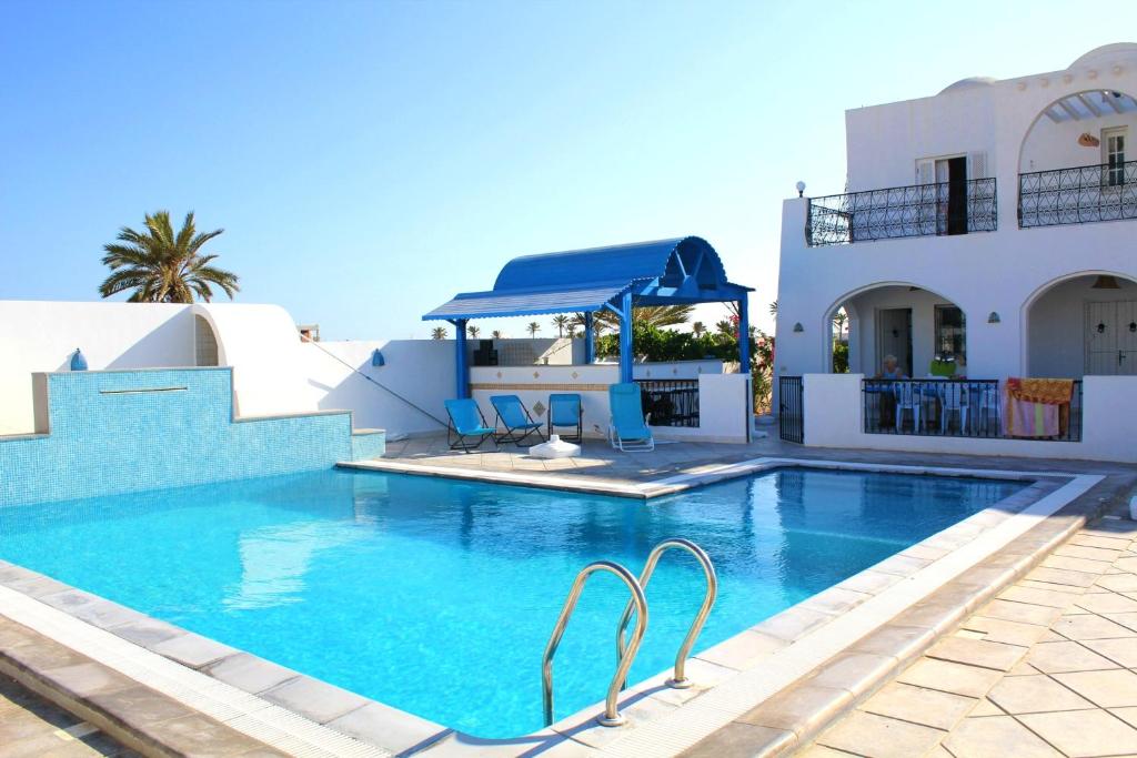 Villa with 5 bedrooms in Djerba with private pool enclosed garden and WiFi 1 km from the beach