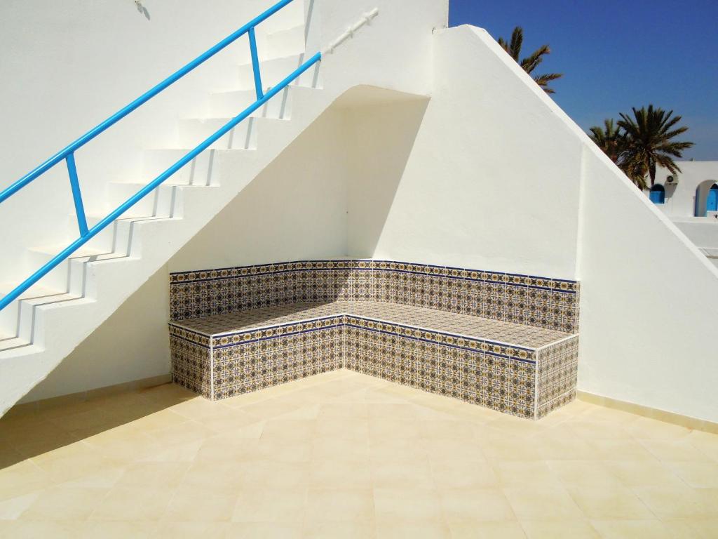 Villa with 6 bedrooms in Djerba with wonderful city view private pool enclosed garden image 9