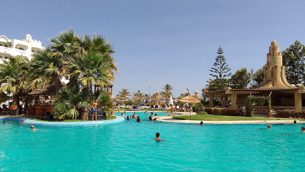 yasmine hammamet piscine